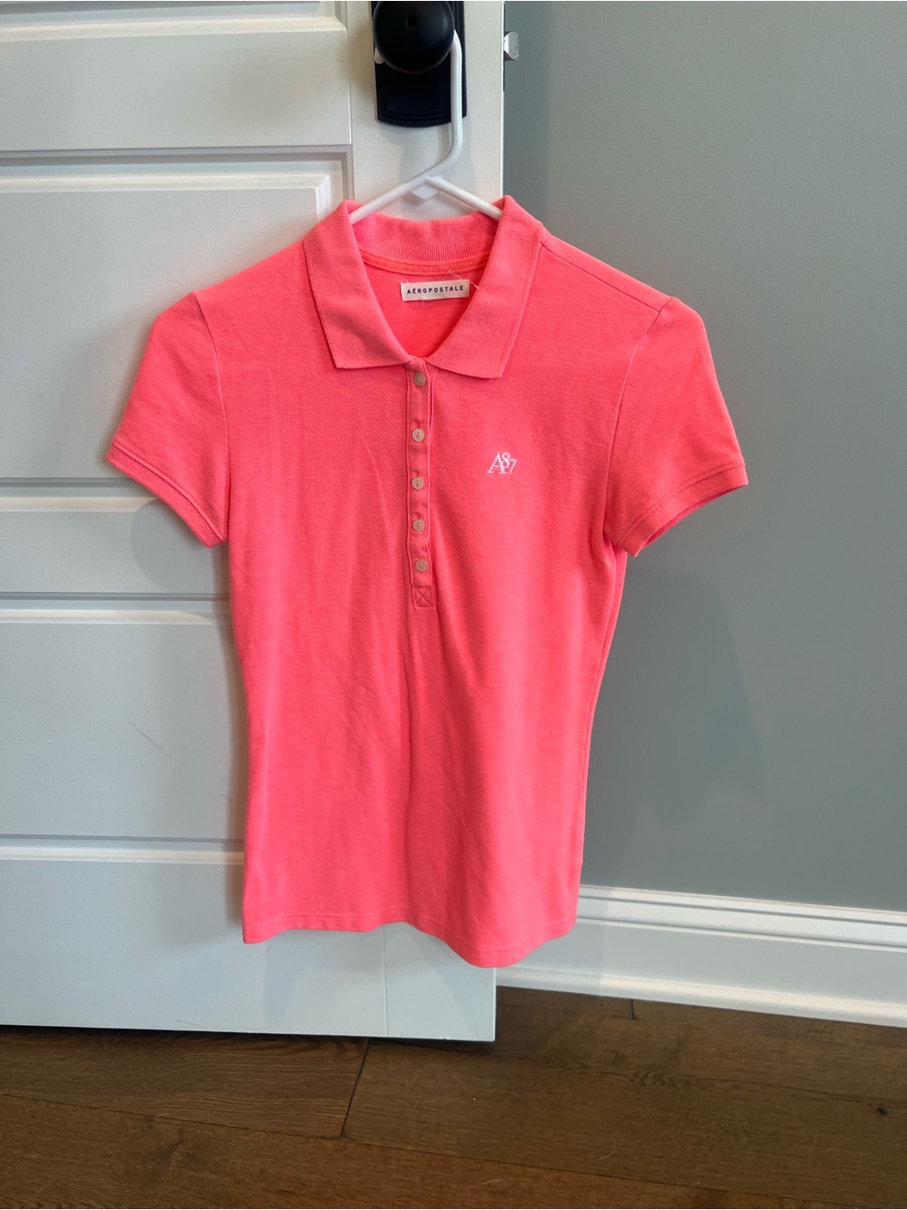 Women’s Aeropostale Pink Polo Shirt-Size Small